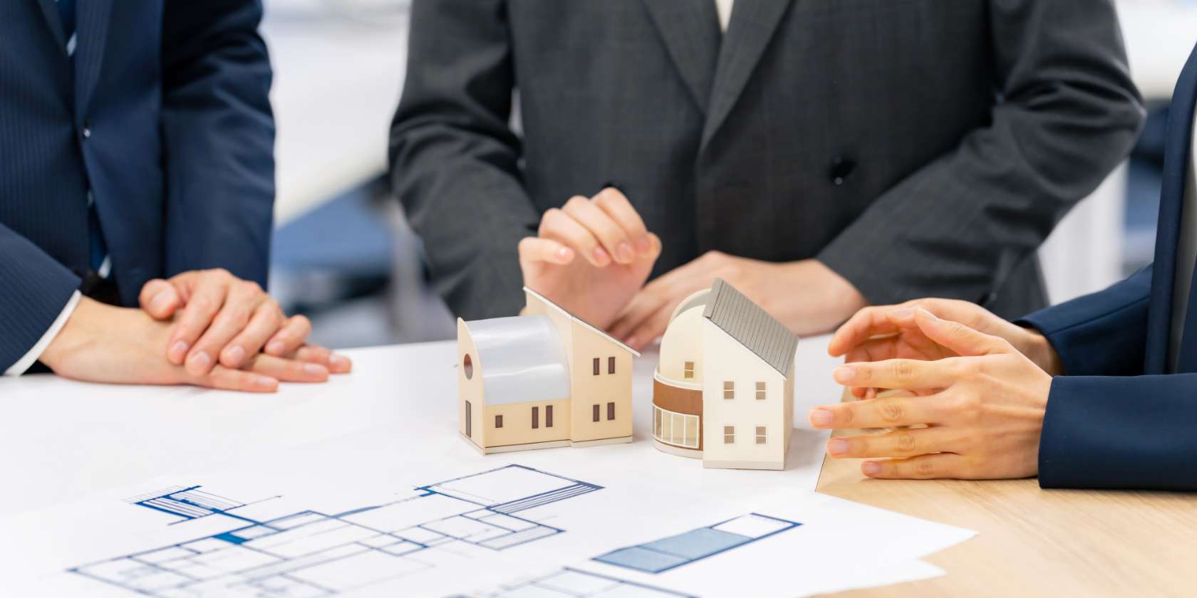 会議風景のイメージ写真